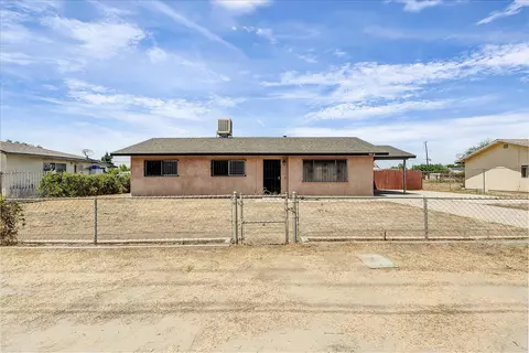 582 W Terra Bella Ave, Pixley, CA 93256
