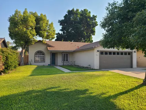 4114 E Paradise Ave, Visalia, CA 93292