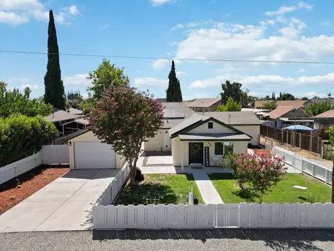 223 N Salisbury St, Porterville, CA 93257