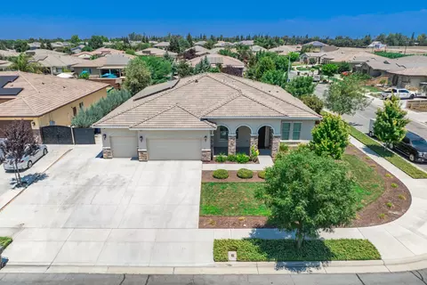 3082 Emerald Bay Place Pl, Tulare, CA 93274