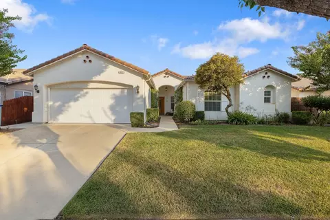 1917 Bass Lake Ave, Tulare, CA 93274