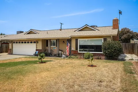 901 S Ametjian St, Tulare, CA 93274
