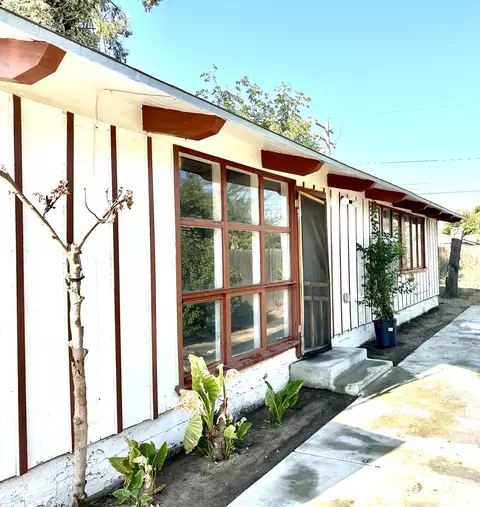 849 N G St, Tulare, CA 93274