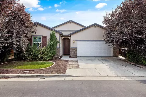 3058 N Kayenta St, Visalia, CA 93291