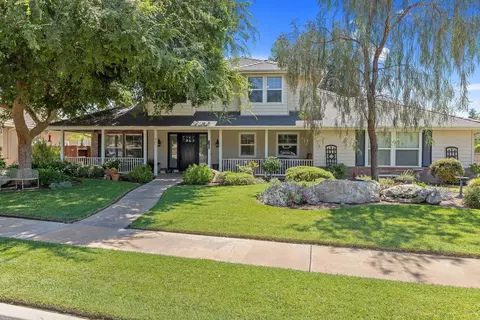 841 Park Place Dr, Exeter, CA 93221