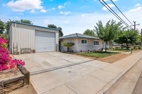 396 E Lakeview Ave, Woodlake, CA 93286