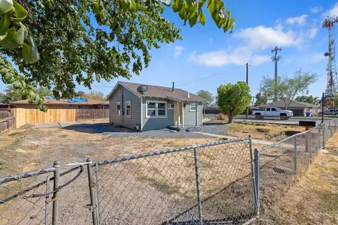 1610 7th St, Firebaugh, CA 93622 photo 2