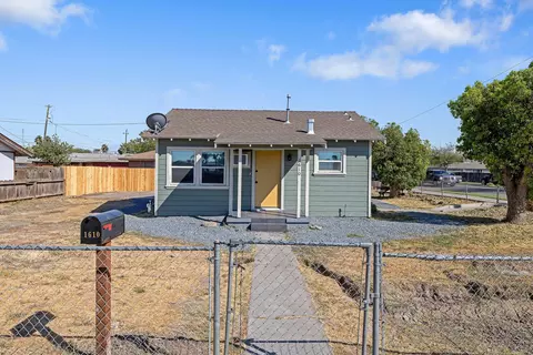 1610 7th St, Firebaugh, CA 93622