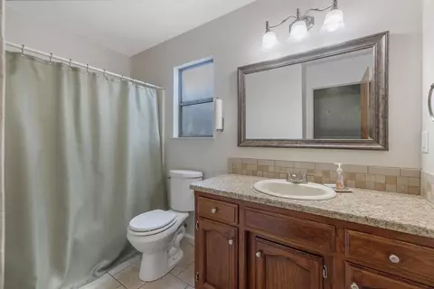 641 E Vine Ct, Visalia, CA 93292 photo 7