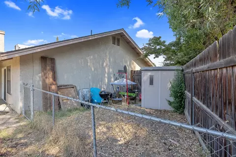 641 E Vine Ct, Visalia, CA 93292 photo 37