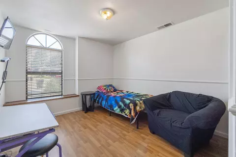 641 E Vine Ct, Visalia, CA 93292 photo 8