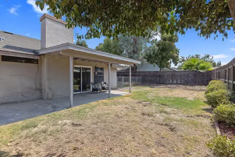 641 E Vine Ct, Visalia, CA 93292 photo 30
