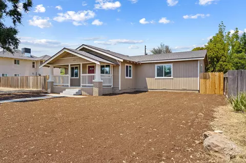 1379 E Whittaker Way, Dinuba, CA 93618 photo 2