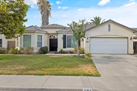 925 W Orange St, Hanford, CA 93230