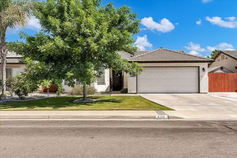 950 W Orange St, Hanford, CA 93230