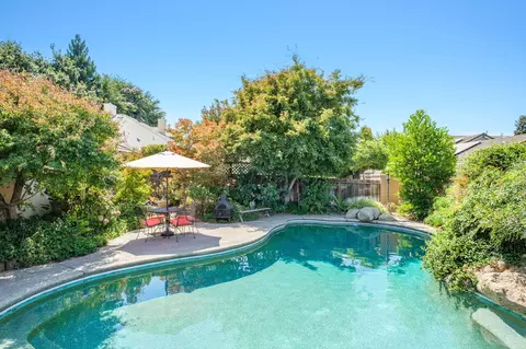1909 Stroud Ave, Kingsburg, CA 93631