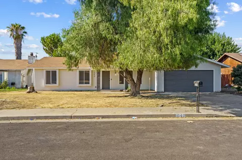 1040 W Thurman Ave, Porterville, CA 93257