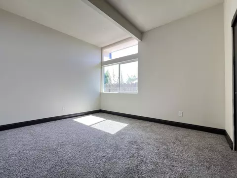 905 E Myrtle St, Hanford, CA 93230 photo 12