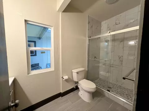905 E Myrtle St, Hanford, CA 93230 photo 8