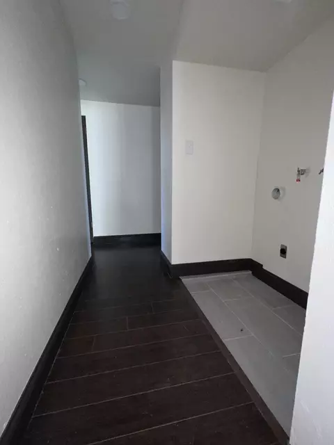 905 E Myrtle St, Hanford, CA 93230 photo 6
