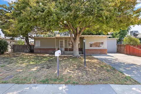 536 N Beatrice Dr, Tulare, CA 93274