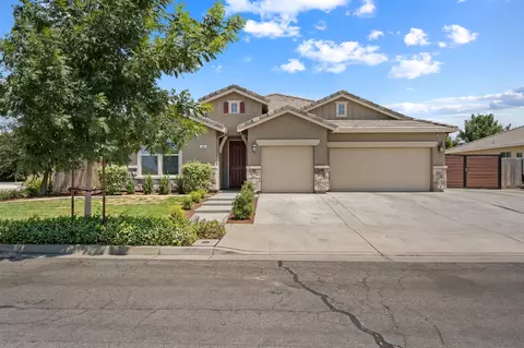 464 Ocean St, Tulare, CA 93274