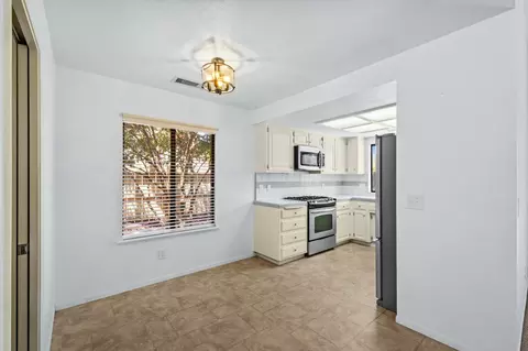 1816 E Parker Ct, Visalia, CA 93292 photo 10