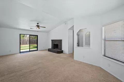 1816 E Parker Ct, Visalia, CA 93292 photo 9