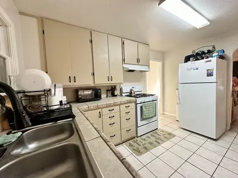 281 N Patsy St, Porterville, CA 93257 photo 4