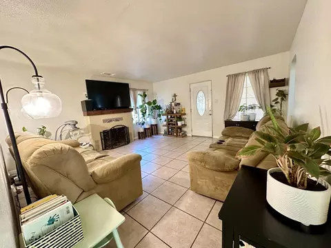 281 N Patsy St, Porterville, CA 93257 photo 3