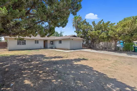 15851 Edmiston Ave, Ivanhoe, CA 93235 photo 3