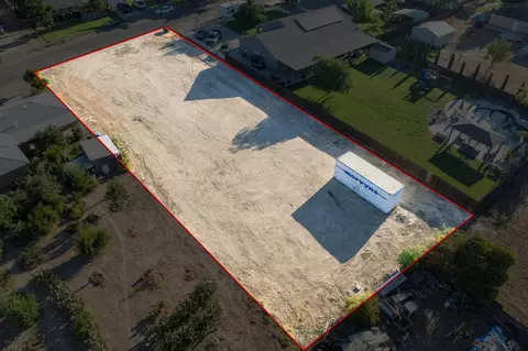 E Murphy Avenue, Laton, CA 93242 photo 5