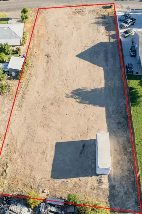 E Murphy Avenue, Laton, CA 93242 photo 8