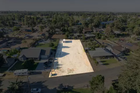E Murphy Avenue, Laton, CA 93242