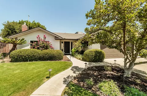 666 E Kip Patrick Dr, Reedley, CA 93654 photo 2