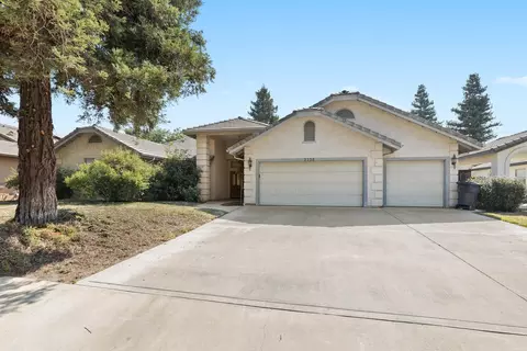 2330 S Stover St, Visalia, CA 93292
