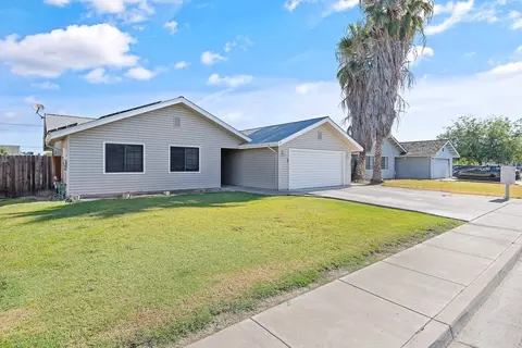836 Sherry Ct, Hanford, CA 93230