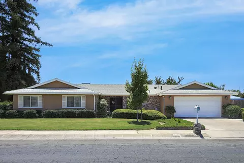 876 W Firebaugh Ave, Exeter, CA 93221