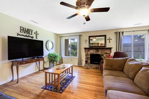 876 W Firebaugh Ave, Exeter, CA 93221 photo 16