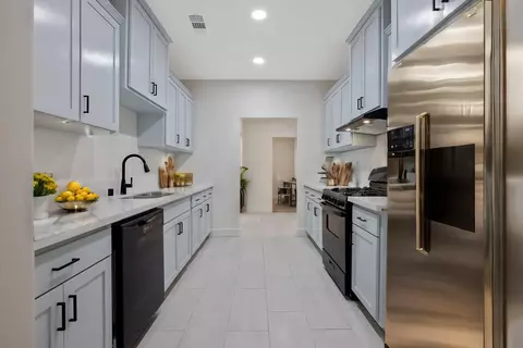 909 Rawson Ave, Sanger, CA 93657 photo 8