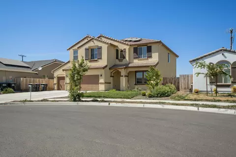 1320 W Tyler Ct, Visalia, CA 93291