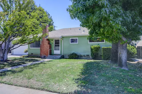 3227 E Meadow Ave, Visalia, CA 93292 photo 2