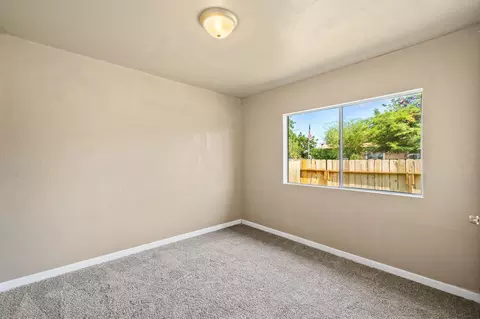 437 S E St, Tulare, CA 93274 photo 17
