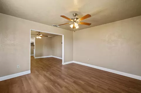 437 S E St, Tulare, CA 93274 photo 7