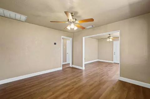 437 S E St, Tulare, CA 93274 photo 9