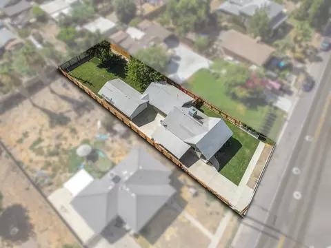 437 S E St, Tulare, CA 93274 photo 2