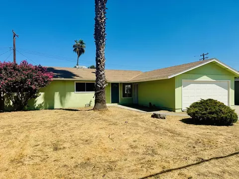 1530 S Santa Fe St, Visalia, CA 93292