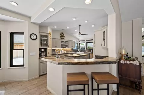 2606 E Harvard Ct, Visalia, CA 93292 photo 14