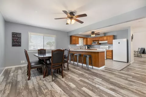 1075 Laurel Ln, Lemoore, CA 93245 photo 10