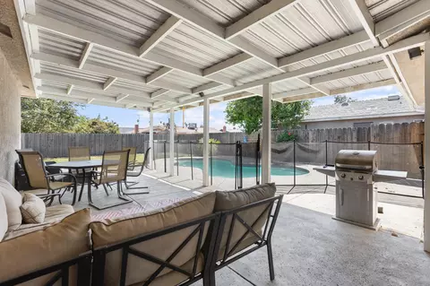 1075 Laurel Ln, Lemoore, CA 93245 photo 20